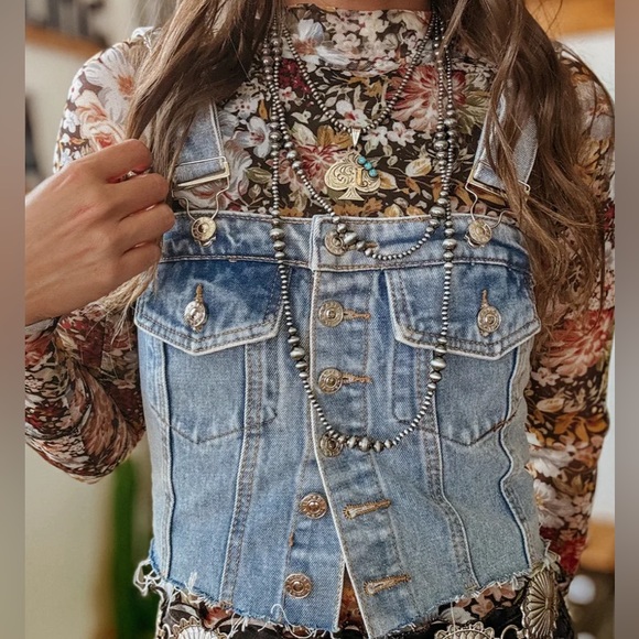 NWT Cropped Raw Cut Button Up Overall Strap Denim Top Adjustable Strap Smocked - Picture 5 of 9